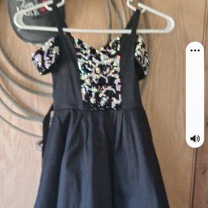 Size 8 custom hi low gown.